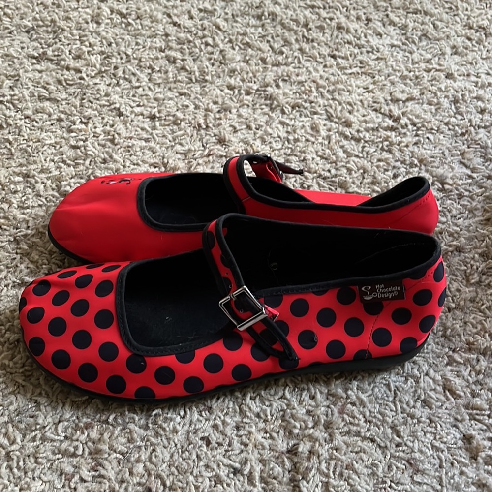 Ladybug shoes - Picture 2 of 3